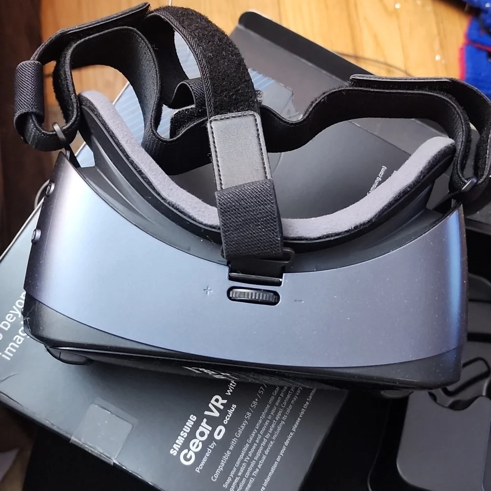 Samsung gear VR with controller